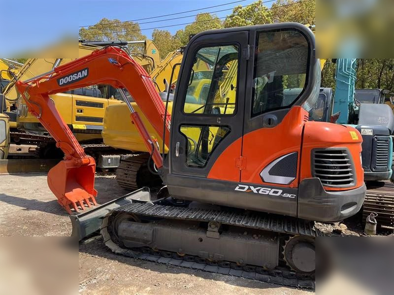 DOOSAN DX60E-9C - Мини багер: снимка 1 DOOSAN DX60E-9C - Мини багер: снимка 1