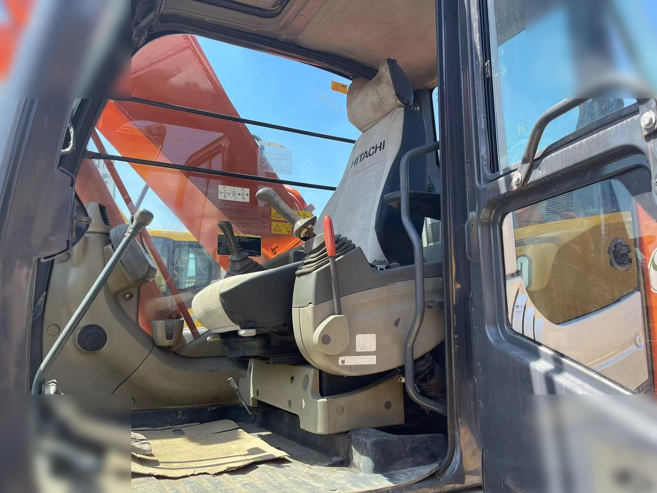 Верижен багер HITACHI ZX200-3G: снимка 10