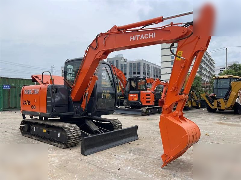 HITACHI ZX60 - Верижен багер: снимка 2 HITACHI ZX60 - Верижен багер: снимка 2