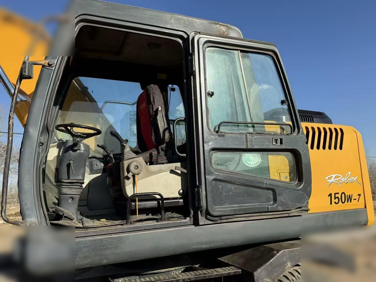 HYUNDAI ROBEX 150W-7A - Колесен багер: снимка 4 HYUNDAI ROBEX 150W-7A - Колесен багер: снимка 4