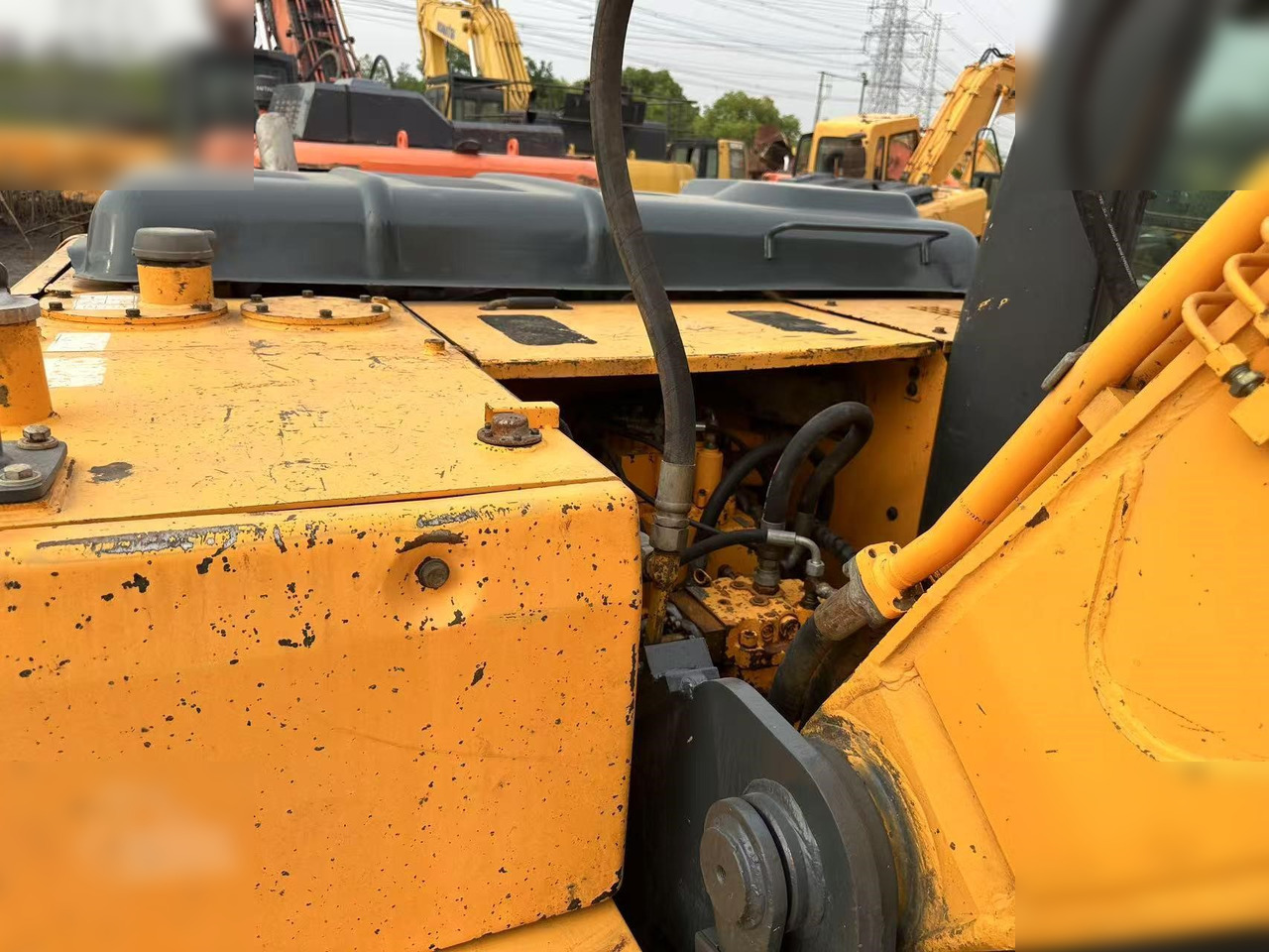 HYUNDAI ROBEX 210 LC-7 - Верижен багер: снимка 3 HYUNDAI ROBEX 210 LC-7 - Верижен багер: снимка 3