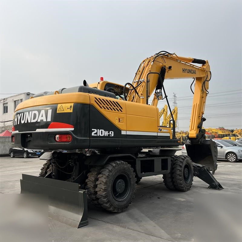 HYUNDAI ROBEX 210W-9 - Колесен багер: снимка 3 HYUNDAI ROBEX 210W-9 - Колесен багер: снимка 3