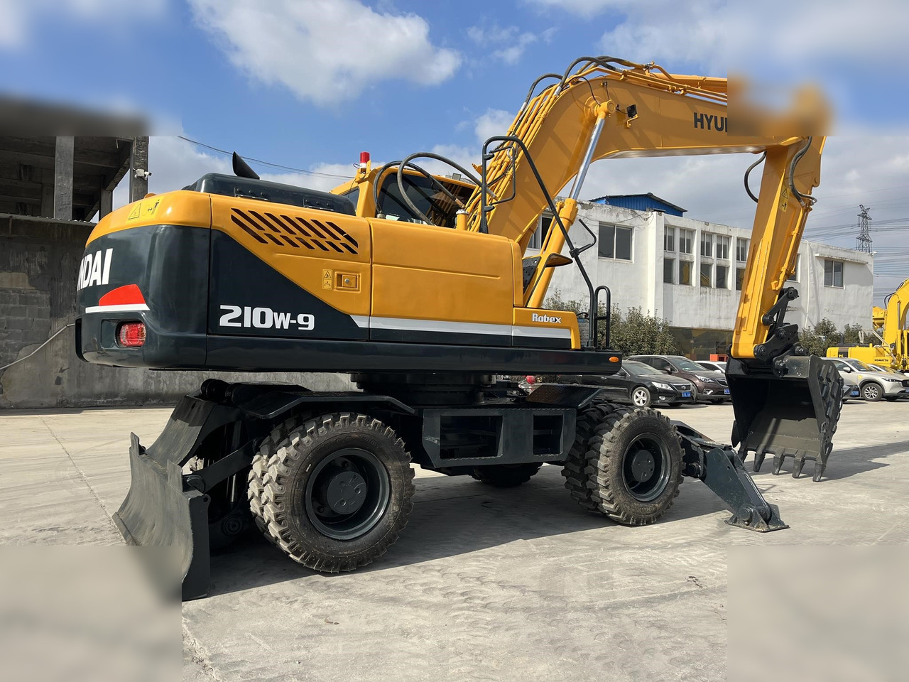 HYUNDAI ROBEX 210W-9 - Колесен багер: снимка 3 HYUNDAI ROBEX 210W-9 - Колесен багер: снимка 3