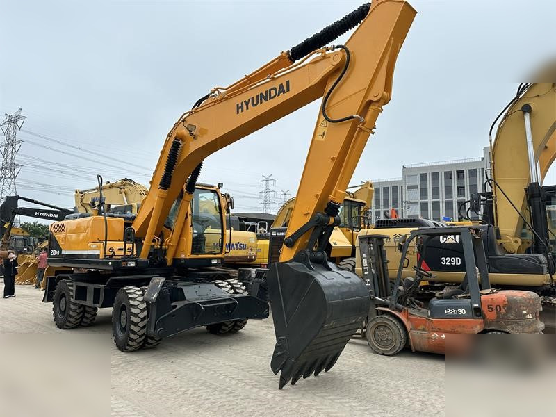 HYUNDAI ROBEX 210W-9 - Колесен багер: снимка 3 HYUNDAI ROBEX 210W-9 - Колесен багер: снимка 3