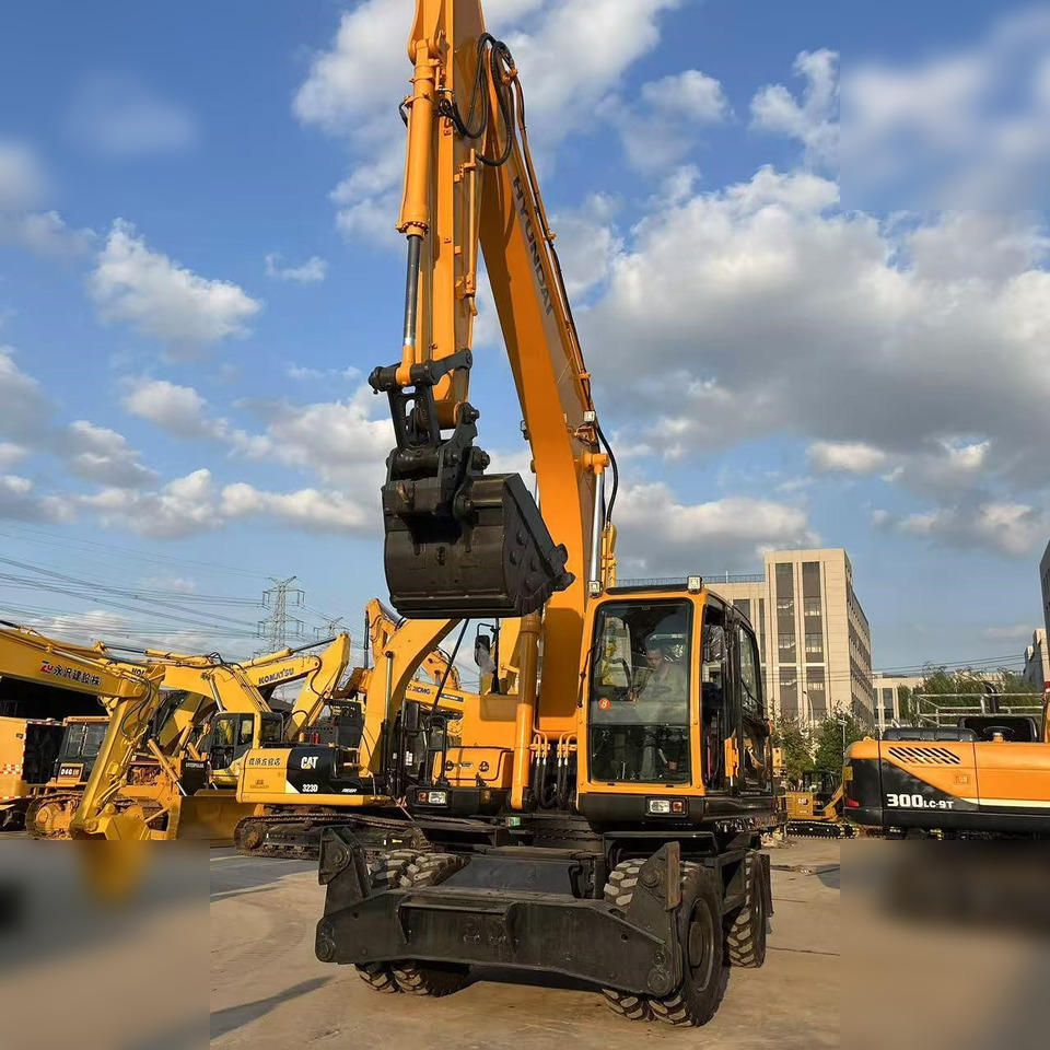 HYUNDAI ROBEX 210W-9 - Колесен багер: снимка 2 HYUNDAI ROBEX 210W-9 - Колесен багер: снимка 2