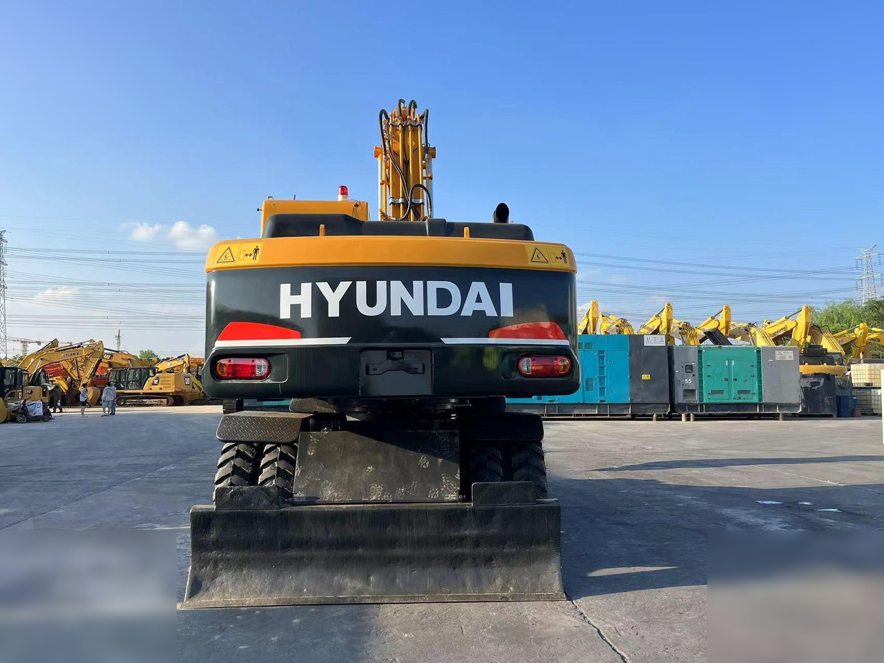 HYUNDAI ROBEX 210W-9 - Колесен багер: снимка 3 HYUNDAI ROBEX 210W-9 - Колесен багер: снимка 3