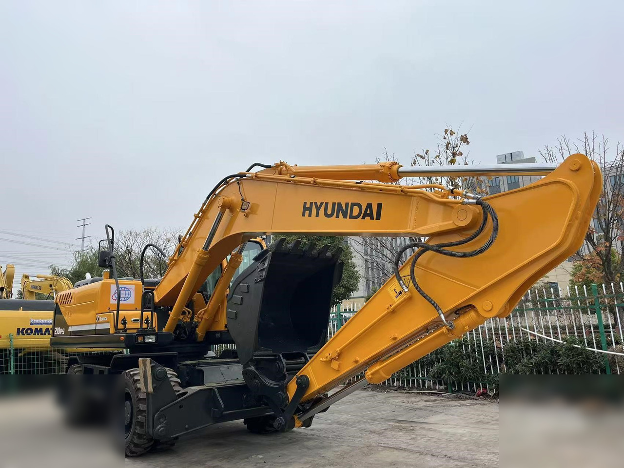HYUNDAI ROBEX 210W-9S - Колесен багер: снимка 3 HYUNDAI ROBEX 210W-9S - Колесен багер: снимка 3