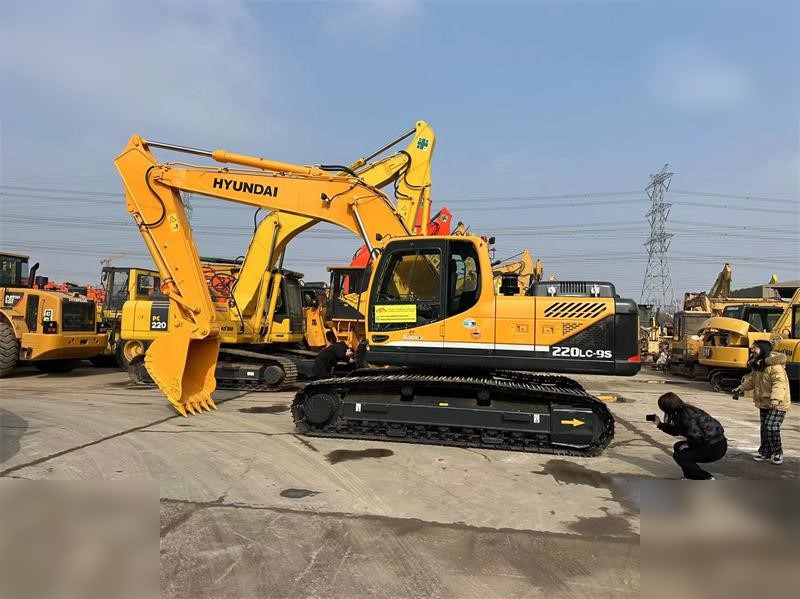 HYUNDAI ROBEX 220 LC-9S - Верижен багер: снимка 2 HYUNDAI ROBEX 220 LC-9S - Верижен багер: снимка 2