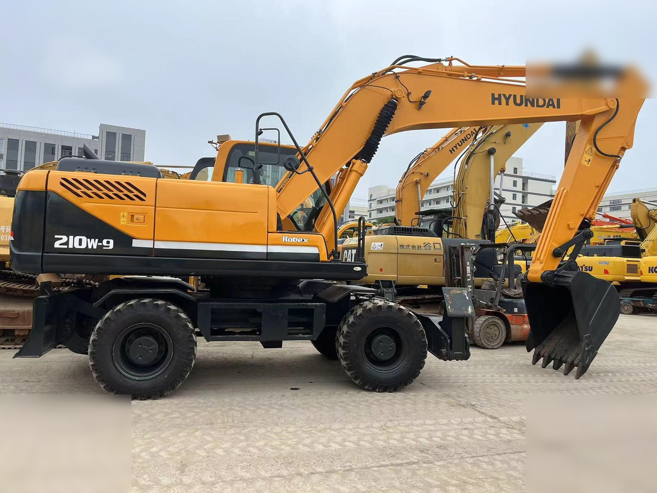 HYUNDAI ROBEX 220 LC-9S - Верижен багер: снимка 1 HYUNDAI ROBEX 220 LC-9S - Верижен багер: снимка 1