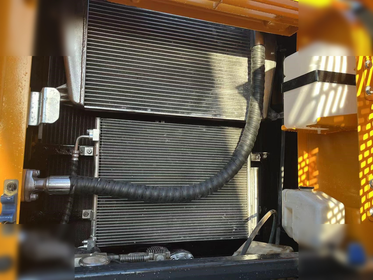 HYUNDAI ROBEX 220 LC-9S - Верижен багер: снимка 5 HYUNDAI ROBEX 220 LC-9S - Верижен багер: снимка 5