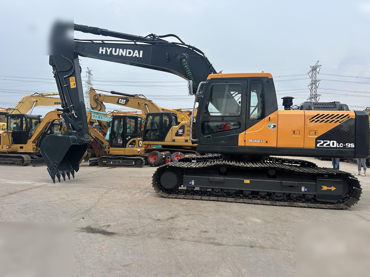 HYUNDAI ROBEX 220 LC-9S - Верижен багер: снимка 1 HYUNDAI ROBEX 220 LC-9S - Верижен багер: снимка 1