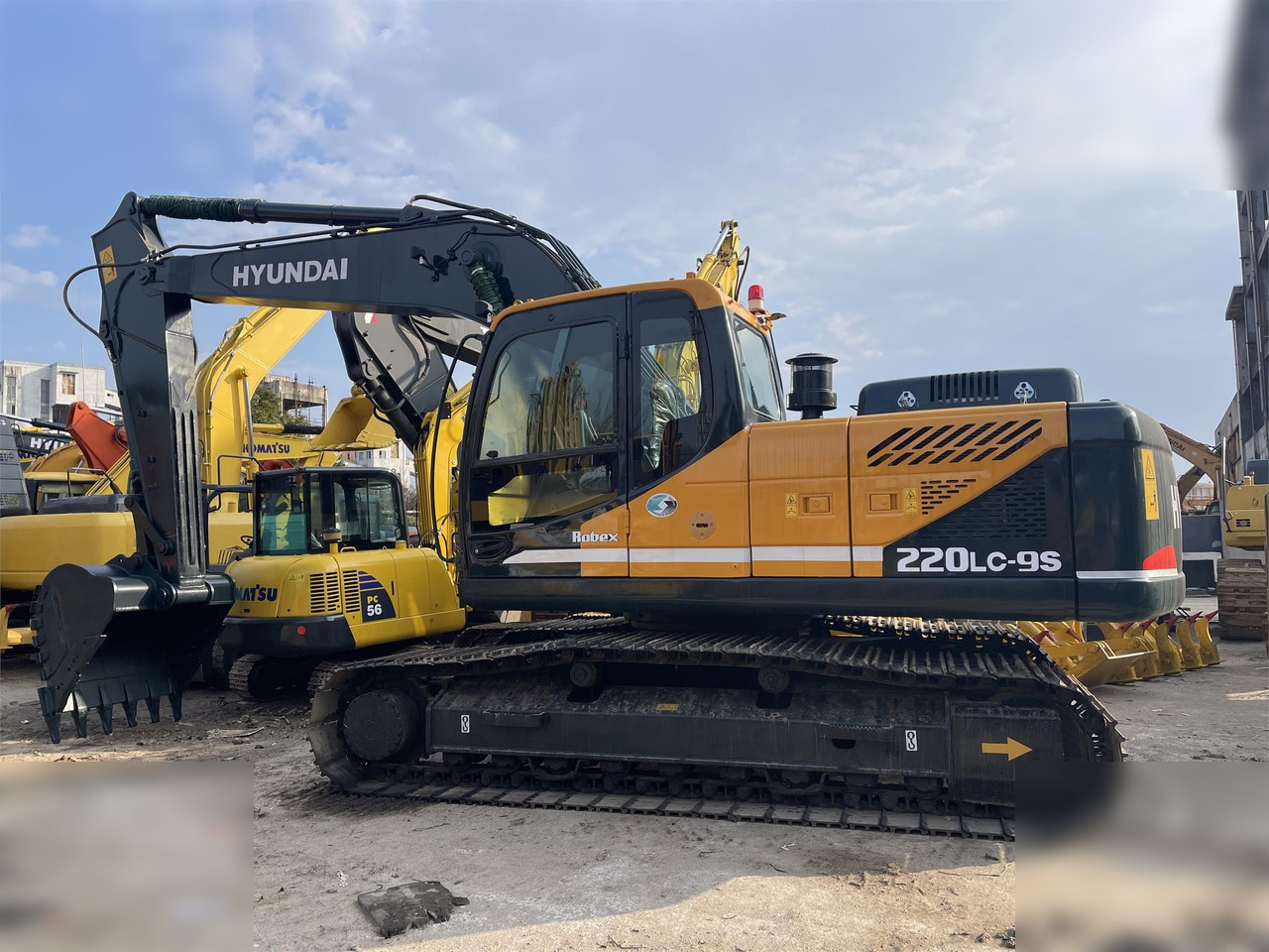 HYUNDAI ROBEX 220 LC-9S - Верижен багер: снимка 1 HYUNDAI ROBEX 220 LC-9S - Верижен багер: снимка 1