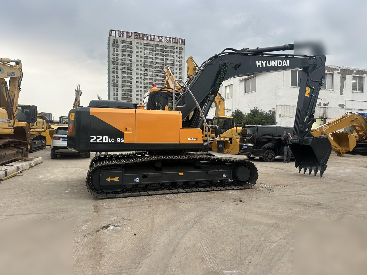 HYUNDAI ROBEX 220 LC-9S - Верижен багер: снимка 3 HYUNDAI ROBEX 220 LC-9S - Верижен багер: снимка 3