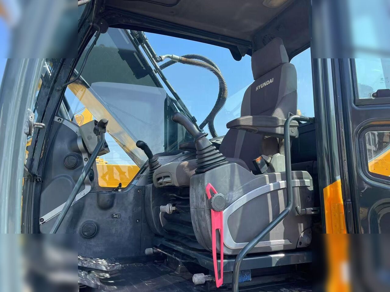 HYUNDAI ROBEX 220 LC-9S - Верижен багер: снимка 3 HYUNDAI ROBEX 220 LC-9S - Верижен багер: снимка 3