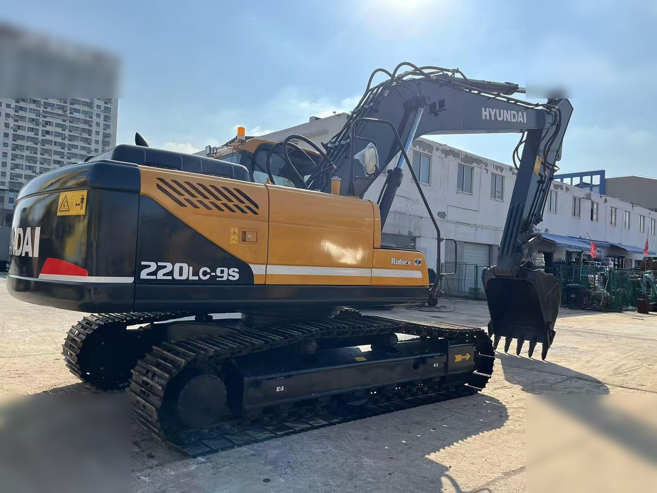 HYUNDAI ROBEX 220 LC-9S - Верижен багер: снимка 2 HYUNDAI ROBEX 220 LC-9S - Верижен багер: снимка 2