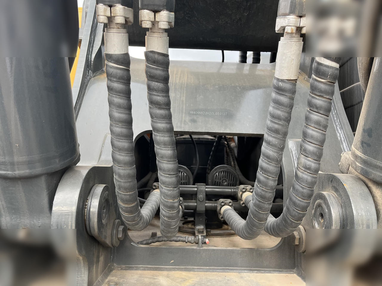 Верижен багер HYUNDAI ROBEX 300 LC-9: снимка 6 Верижен багер HYUNDAI ROBEX 300 LC-9: снимка 6