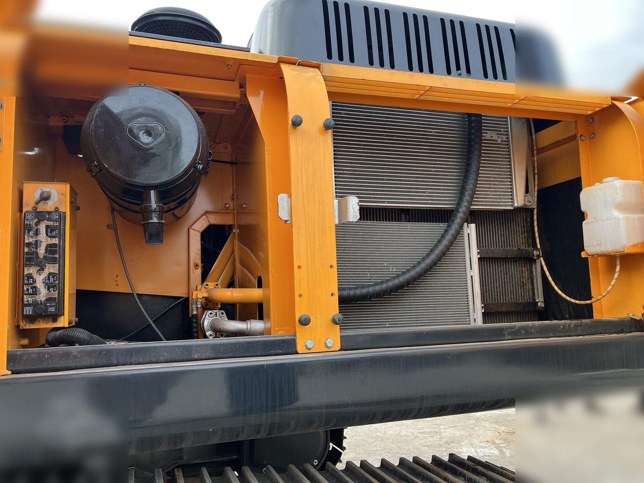 Верижен багер HYUNDAI ROBEX 300 LC-9: снимка 7 Верижен багер HYUNDAI ROBEX 300 LC-9: снимка 7