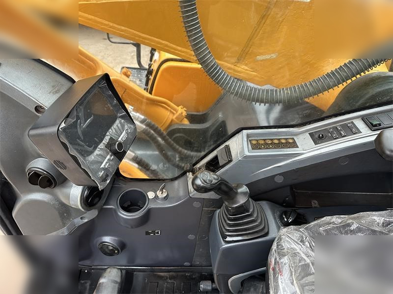 Верижен багер HYUNDAI ROBEX 305 LC-9T: снимка 10