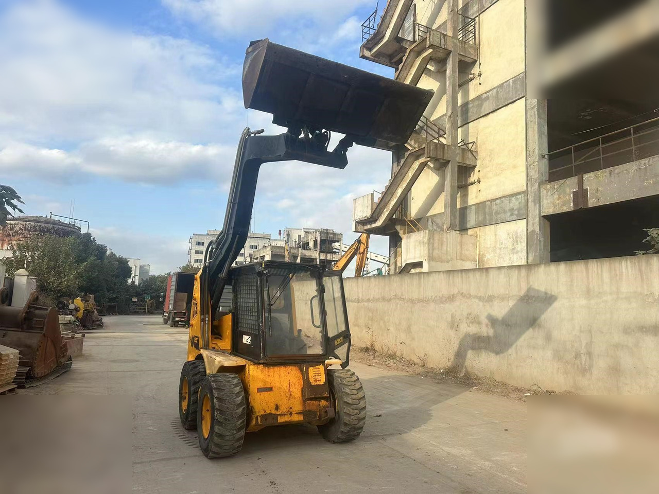 JCB 185 - Мини челен товарач: снимка 3 JCB 185 - Мини челен товарач: снимка 3