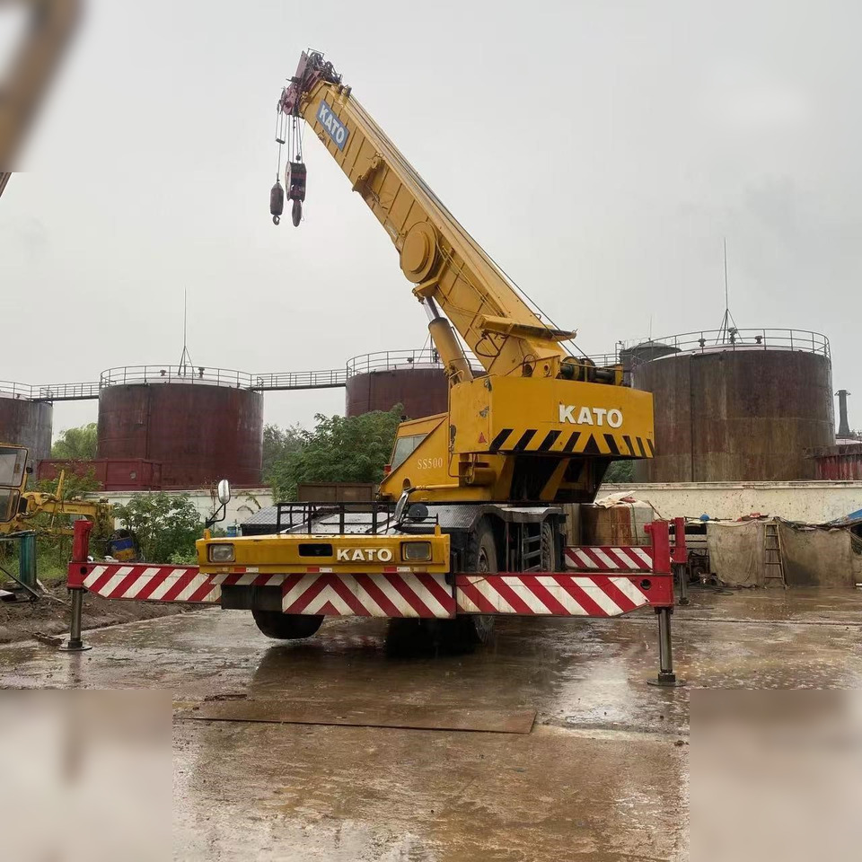 KATO SS500 - Кран за пресечени терени: снимка 1 KATO SS500 - Кран за пресечени терени: снимка 1