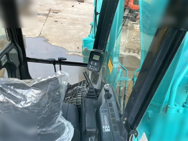 KOBELCO SK200-8 - Верижен багер: снимка 4 KOBELCO SK200-8 - Верижен багер: снимка 4