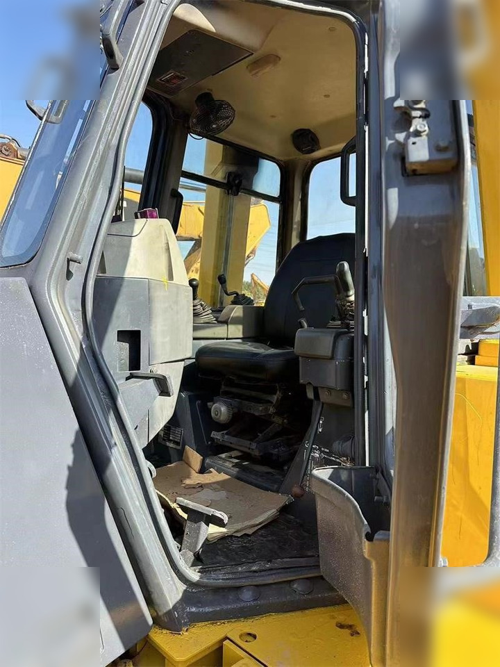KOMATSU D155AX-5 - Булдозер: снимка 4 KOMATSU D155AX-5 - Булдозер: снимка 4