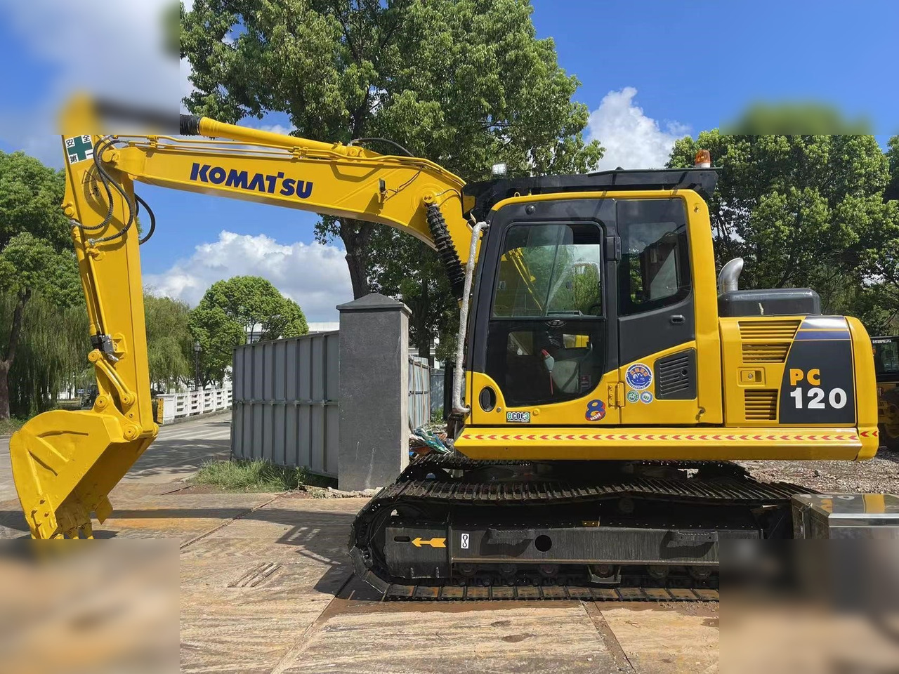 KOMATSU PC120-8 - Верижен багер: снимка 1 KOMATSU PC120-8 - Верижен багер: снимка 1