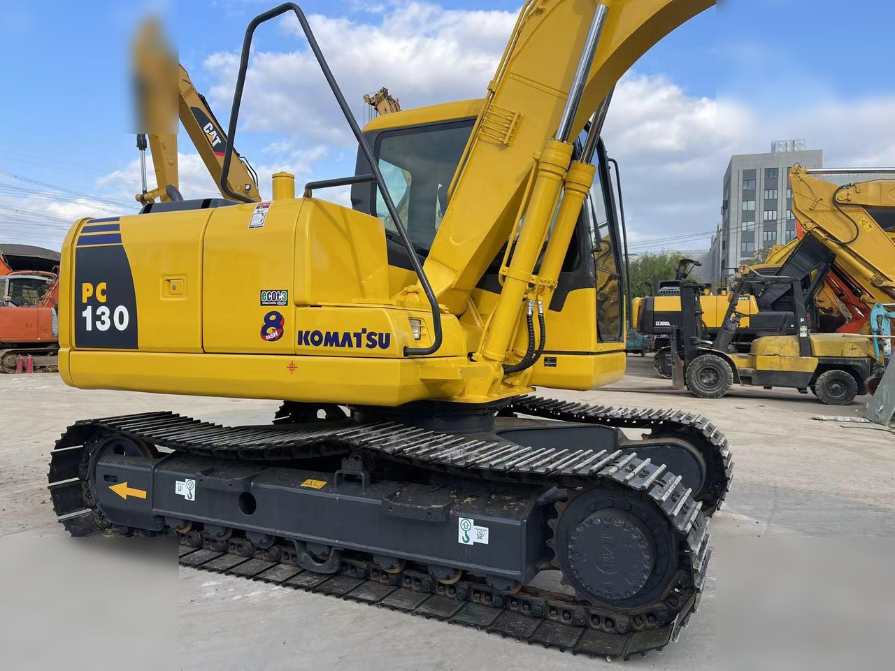 Верижен багер KOMATSU PC130-7: снимка 6