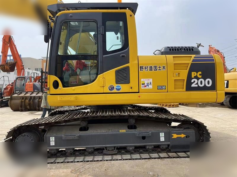 KOMATSU PC200-8 - Верижен багер: снимка 3 KOMATSU PC200-8 - Верижен багер: снимка 3