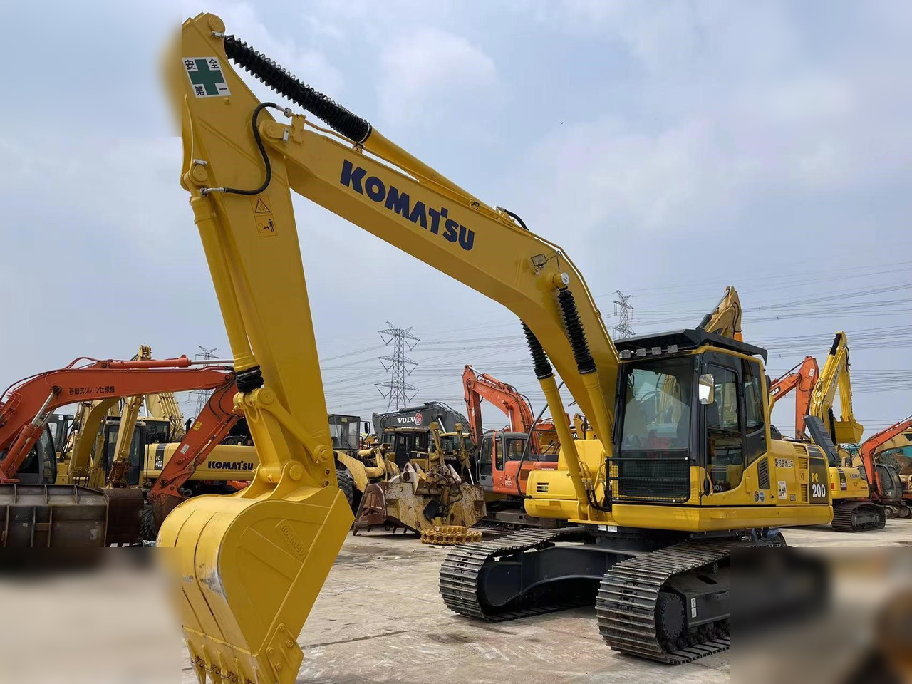 KOMATSU PC200-8 - Верижен багер: снимка 3 KOMATSU PC200-8 - Верижен багер: снимка 3