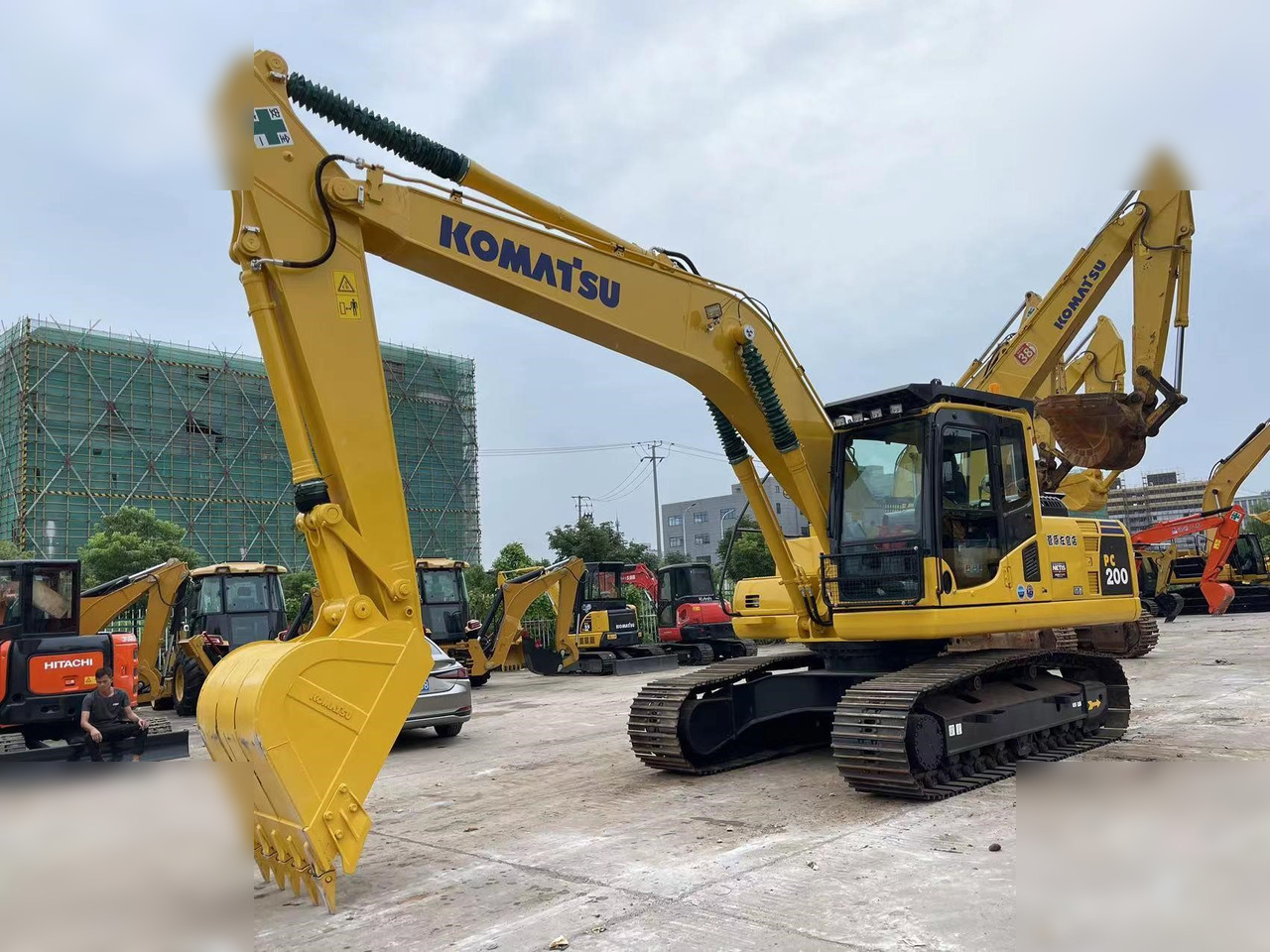 KOMATSU PC200-8N1 - Верижен багер: снимка 2 KOMATSU PC200-8N1 - Верижен багер: снимка 2