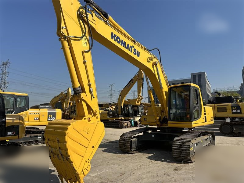 KOMATSU PC220-6 - Верижен багер: снимка 3 KOMATSU PC220-6 - Верижен багер: снимка 3