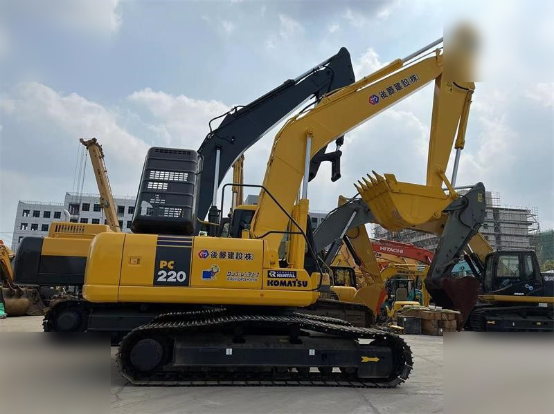 KOMATSU PC220-7 - Верижен багер: снимка 1 KOMATSU PC220-7 - Верижен багер: снимка 1
