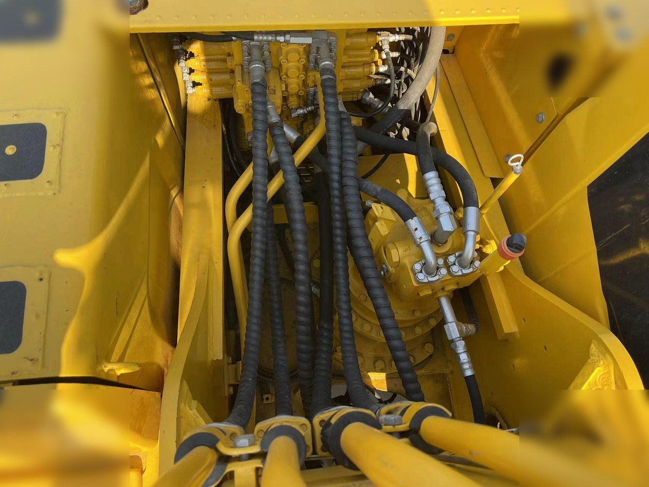 KOMATSU PC220-8 - Верижен багер: снимка 5 KOMATSU PC220-8 - Верижен багер: снимка 5