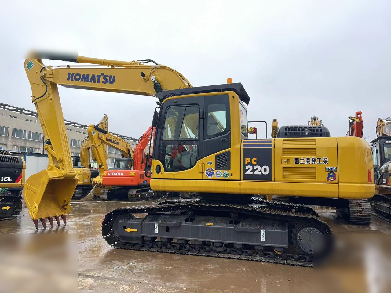 KOMATSU PC220-8 - Верижен багер: снимка 2 KOMATSU PC220-8 - Верижен багер: снимка 2