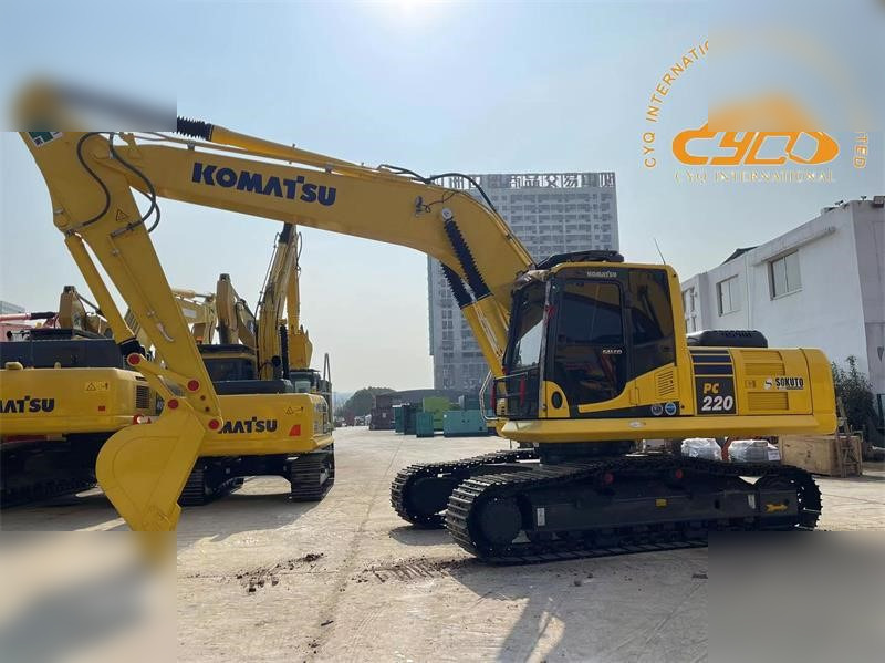 KOMATSU PC220-8 - Верижен багер: снимка 1 KOMATSU PC220-8 - Верижен багер: снимка 1