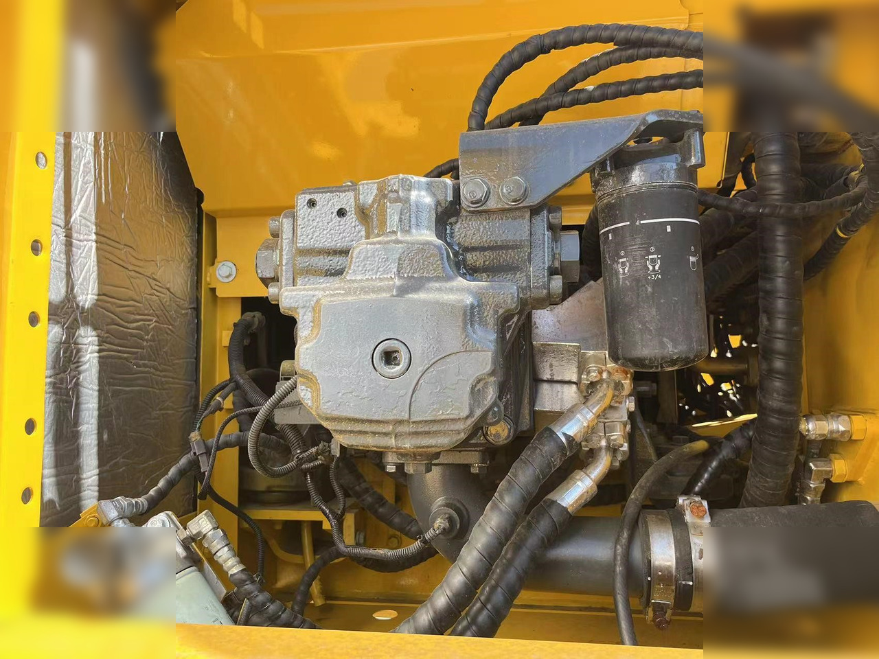 Лизинг на KOMATSU PC220-8 KOMATSU PC220-8: снимка 8