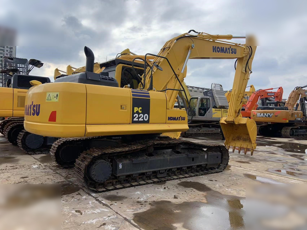 KOMATSU PC220-8 - Верижен багер: снимка 2 KOMATSU PC220-8 - Верижен багер: снимка 2