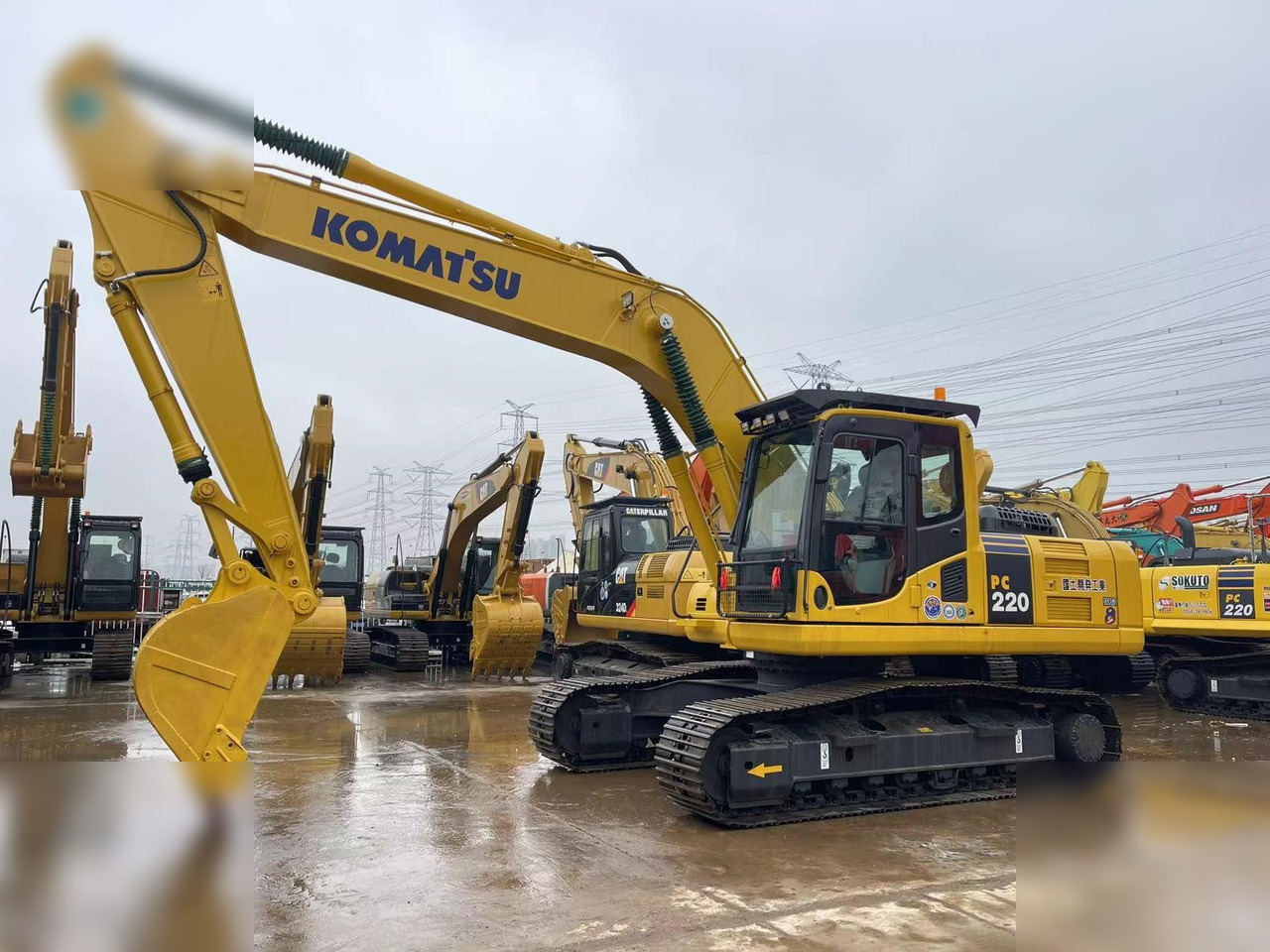 KOMATSU PC220-8 - Верижен багер: снимка 1 KOMATSU PC220-8 - Верижен багер: снимка 1