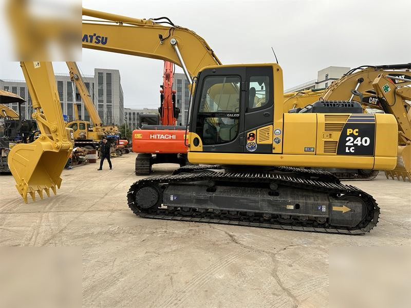 KOMATSU PC240 LC-8 - Верижен багер: снимка 1 KOMATSU PC240 LC-8 - Верижен багер: снимка 1