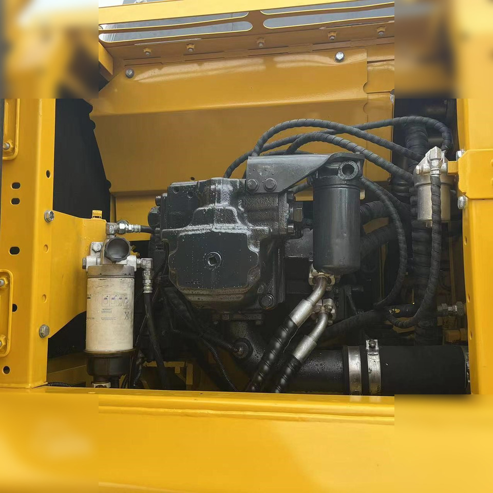 KOMATSU PC240 LC-8M0 - Верижен багер: снимка 3 KOMATSU PC240 LC-8M0 - Верижен багер: снимка 3
