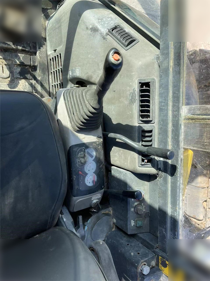 KOMATSU PC35MR-2 - Мини багер: снимка 4 KOMATSU PC35MR-2 - Мини багер: снимка 4
