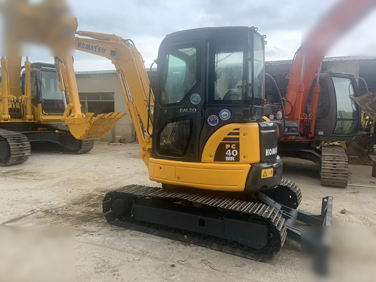 KOMATSU PC40MR-2 - Мини багер: снимка 3 KOMATSU PC40MR-2 - Мини багер: снимка 3