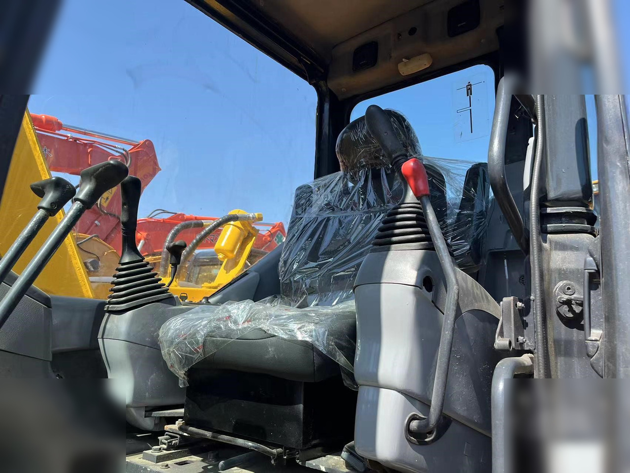 KOMATSU PC78US - Верижен багер: снимка 4 KOMATSU PC78US - Верижен багер: снимка 4