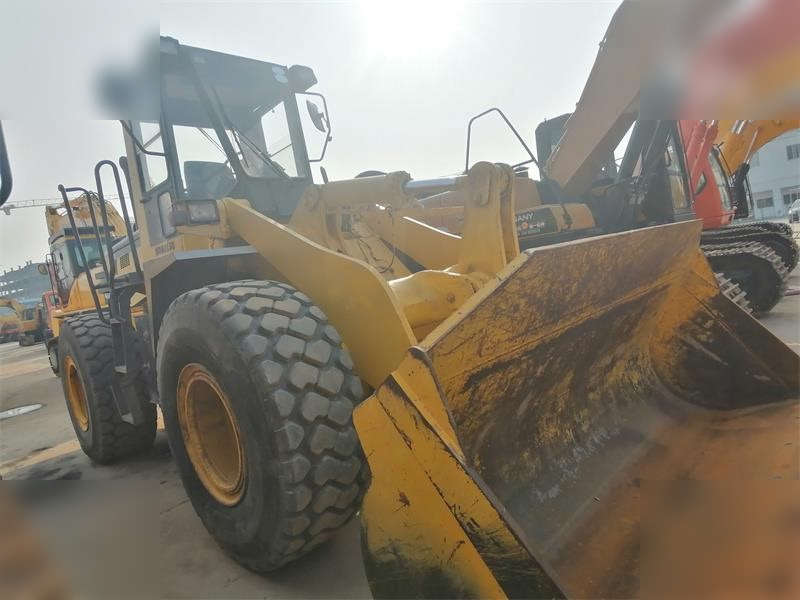 KOMATSU WA320-3 - Колесен товарач: снимка 2 KOMATSU WA320-3 - Колесен товарач: снимка 2