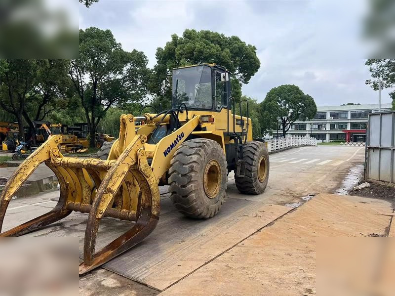 KOMATSU WA320-3 - Колесен товарач: снимка 2 KOMATSU WA320-3 - Колесен товарач: снимка 2