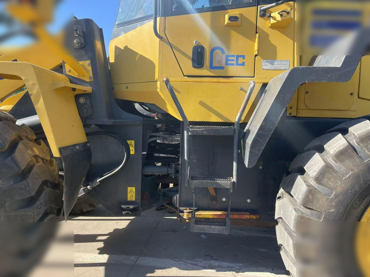 KOMATSU WA320-5 - Колесен товарач: снимка 4 KOMATSU WA320-5 - Колесен товарач: снимка 4