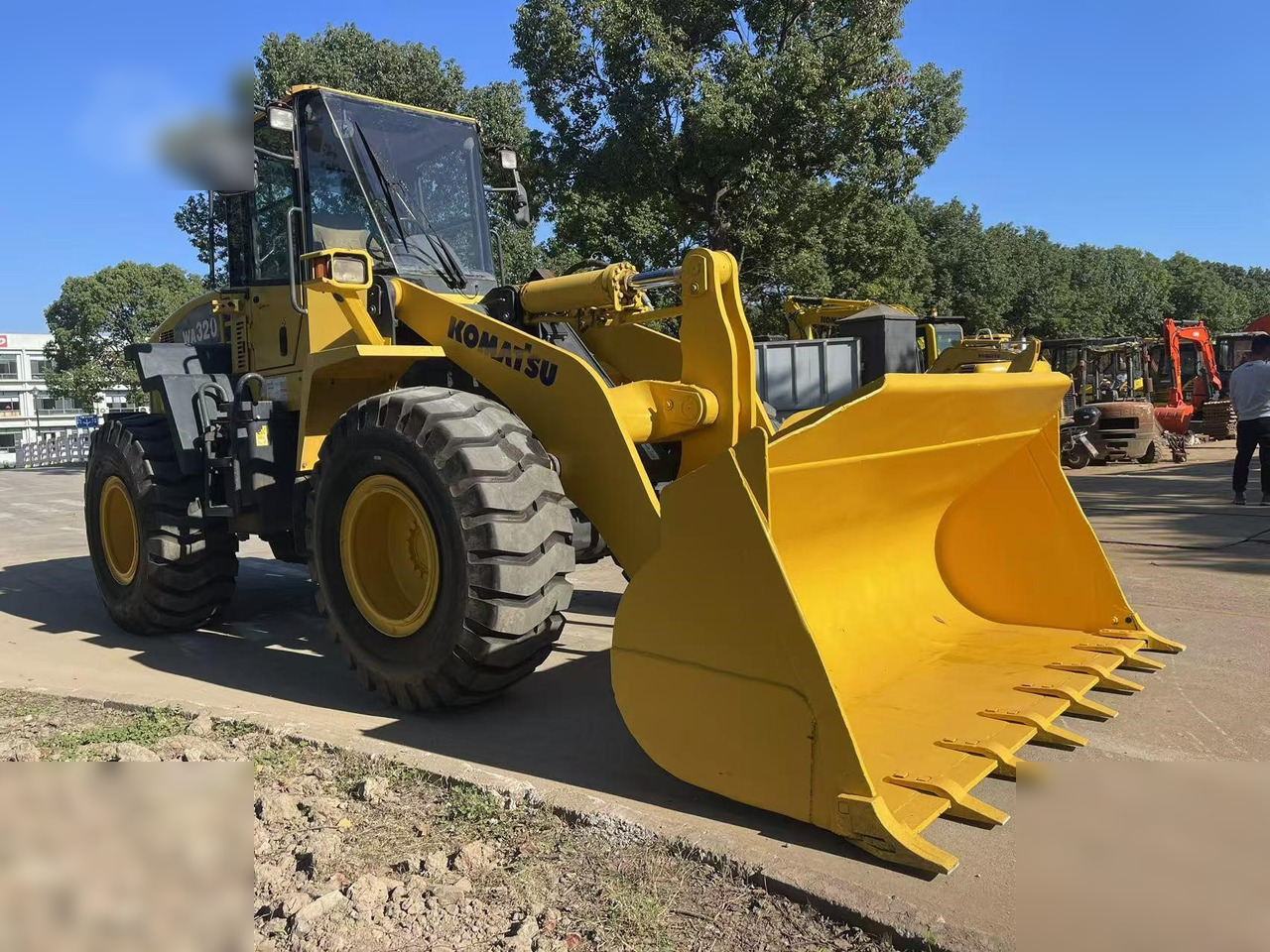 KOMATSU WA320-5 - Колесен товарач: снимка 2 KOMATSU WA320-5 - Колесен товарач: снимка 2