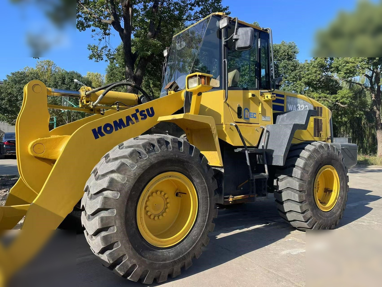 KOMATSU WA320-5 - Колесен товарач: снимка 4 KOMATSU WA320-5 - Колесен товарач: снимка 4