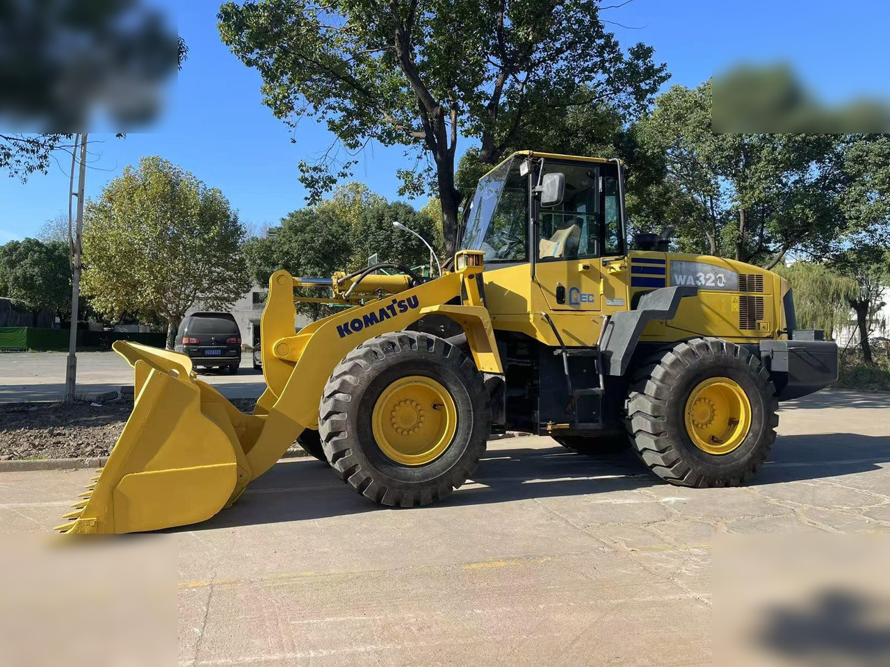 KOMATSU WA320-5 - Колесен товарач: снимка 1 KOMATSU WA320-5 - Колесен товарач: снимка 1